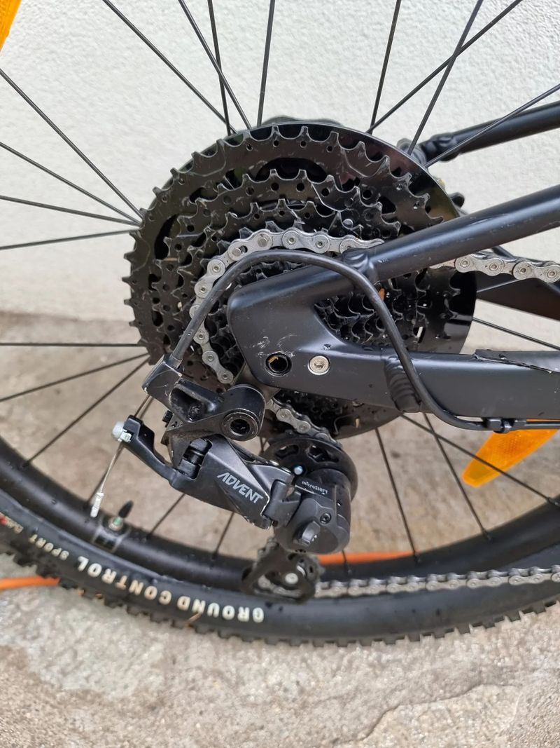 Specialized Riprock 24 s nájezdem cca 150km, absolutní černá stylovka