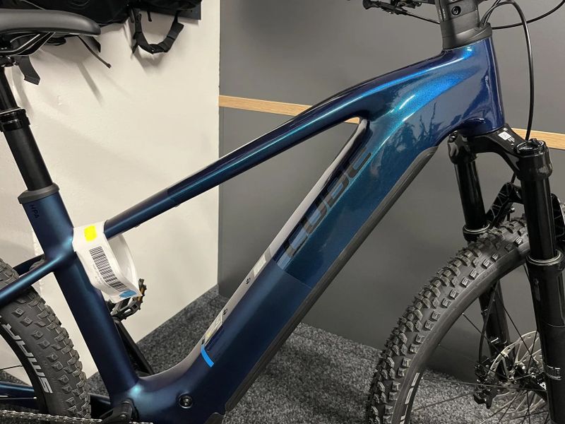 CUBE Reaction Hybrid SLX 800 vel. L 2025 NOVÉ