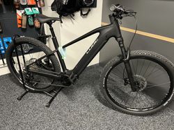 CUBE Reaction Hybrid RACE 800 vel. XL 2025 NOVÉ