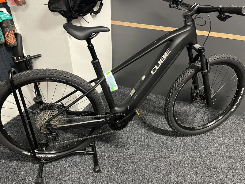 CUBE Reaction Hybrid RACE 800 vel. XL 2025 NOVÉ