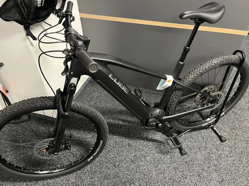 CUBE Reaction Hybrid RACE 800 vel. XL 2025 NOVÉ