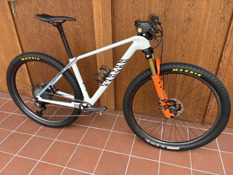 CANYON EXCEED CFR - SHIMANO XTR 1 x 12 - VEL. M (46 cm) - KARBONOVÁ KOLA XTR / DUKE