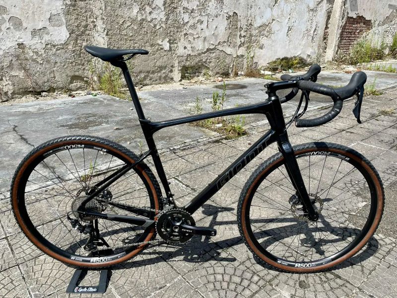 GIANT REVOLT ADVANCED PRO, Black-Chrome - vel. XL