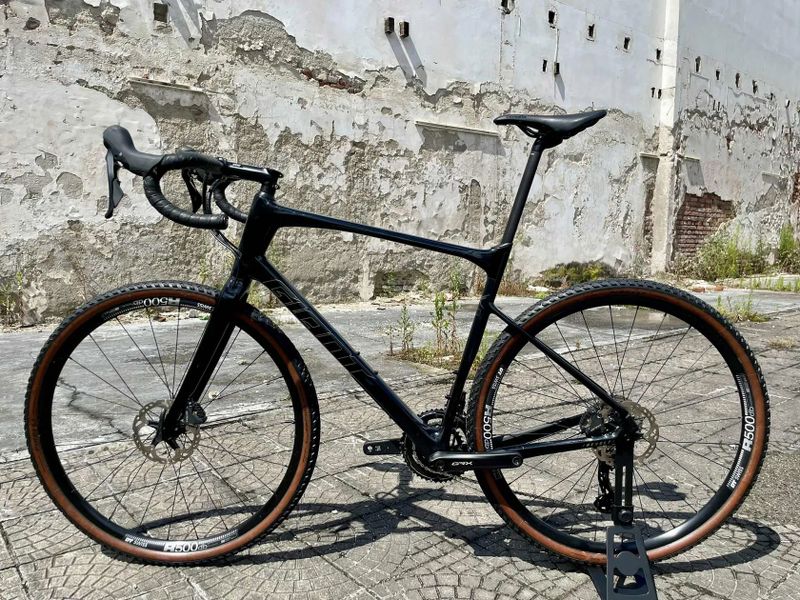 GIANT REVOLT ADVANCED PRO, Black-Chrome - vel. XL