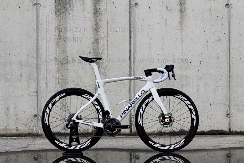 Pinarello Dogma F12, Sram Red AXS Etap 2x12, Zipp Firecrest 