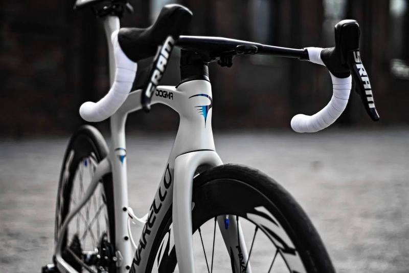 Pinarello Dogma F12, Sram Red AXS Etap 2x12, Zipp Firecrest 
