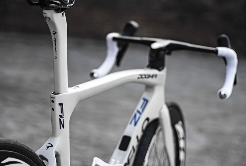 Pinarello Dogma F12, Sram Red AXS Etap 2x12, Zipp Firecrest 