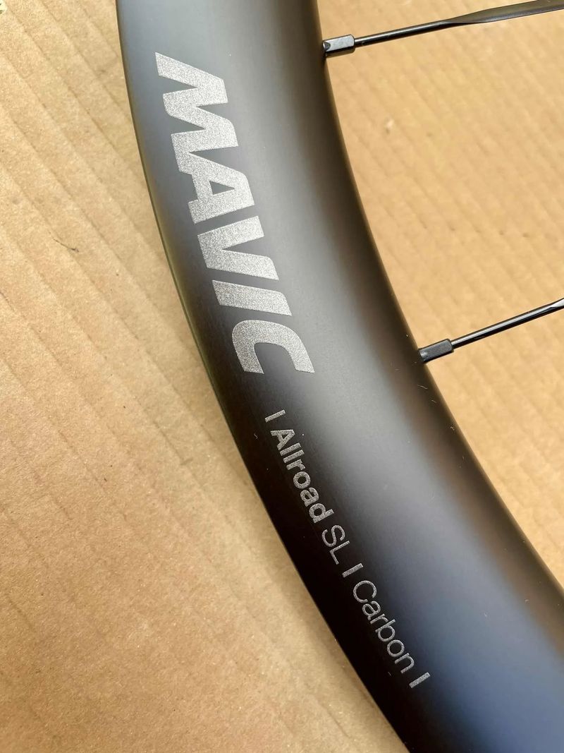 Kola MAVIC ALLROAD SL Carbon Disc CL - 1550 g