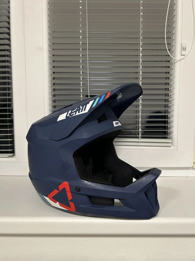 Integrální přilba - LEATT MTB 1.0 DH V.24 2024 - Blue