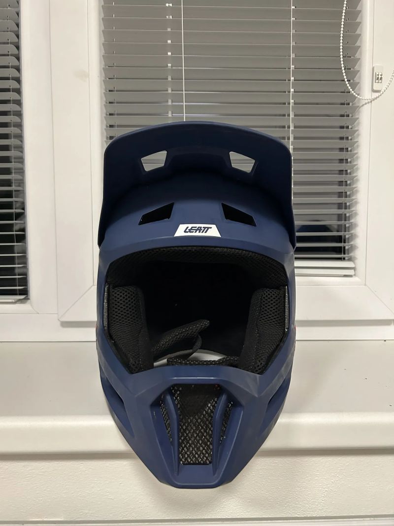 Integrální přilba - LEATT MTB 1.0 DH V.24 2024 - Blue