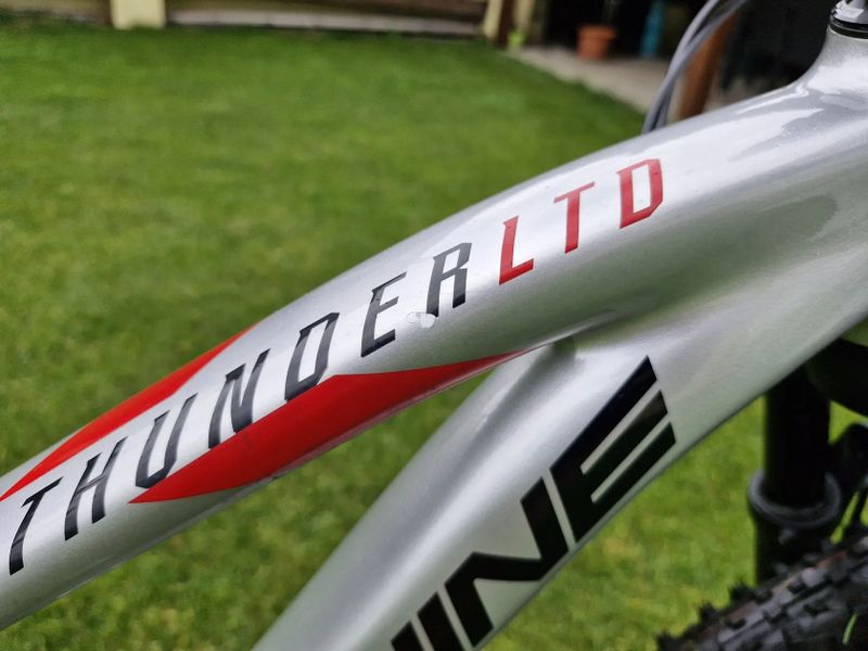 Dětské kolo Rock Machine Thunder 29 HD LTD od 135 cm, rám 13,5"