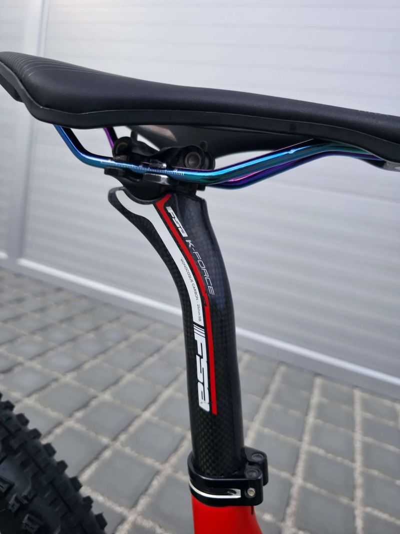Horské kolo Focus Raven 5.0 Carbon 27.5″ velikost M