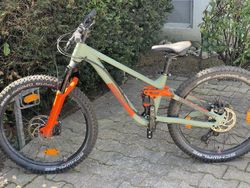 Cube stereo 240 pro, 24 palcové celopéro od 125cm 11,9kg