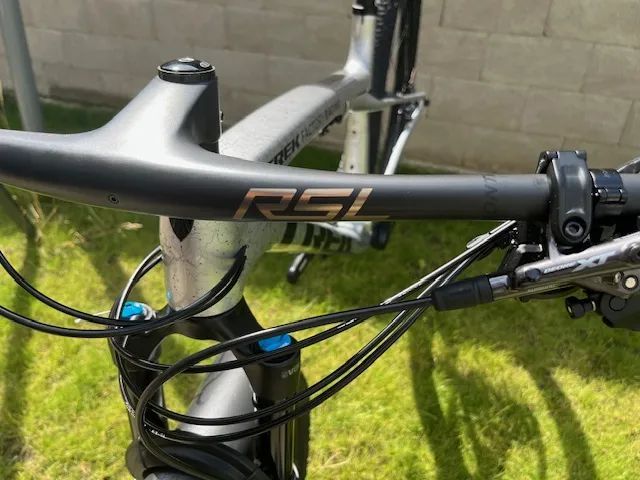 TREK Supercaliber SLR 9.8 XT Gen 2 2025