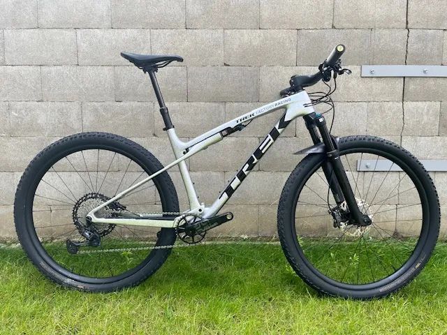 TREK Supercaliber SLR 9.8 XT Gen 2 2025