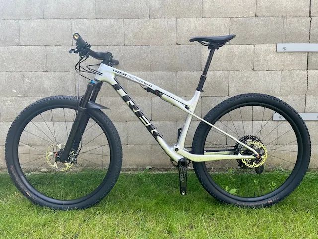 TREK Supercaliber SLR 9.8 XT Gen 2 2025