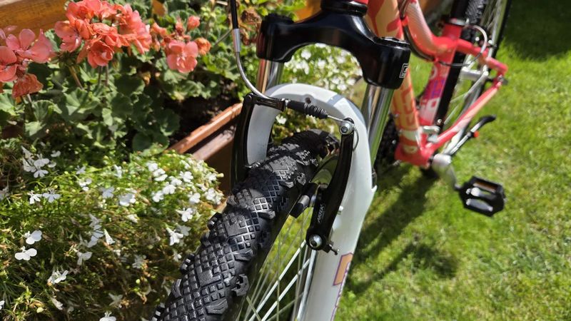 Dětské dívčí horské kolo 24" Kellys Kiter50 7-12let postava 120-150cm minimálně použité.