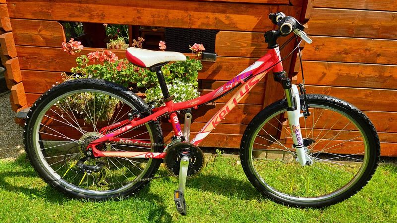 Dětské dívčí horské kolo 24" Kellys Kiter50 7-12let postava 120-150cm minimálně použité.