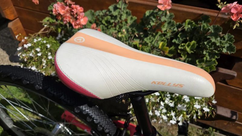 Dětské dívčí horské kolo 24" Kellys Kiter50 7-12let postava 120-150cm minimálně použité.