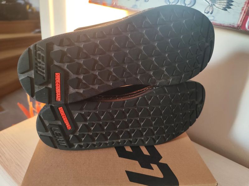 MTB Boty Leatt MTB 3.0 FLAT