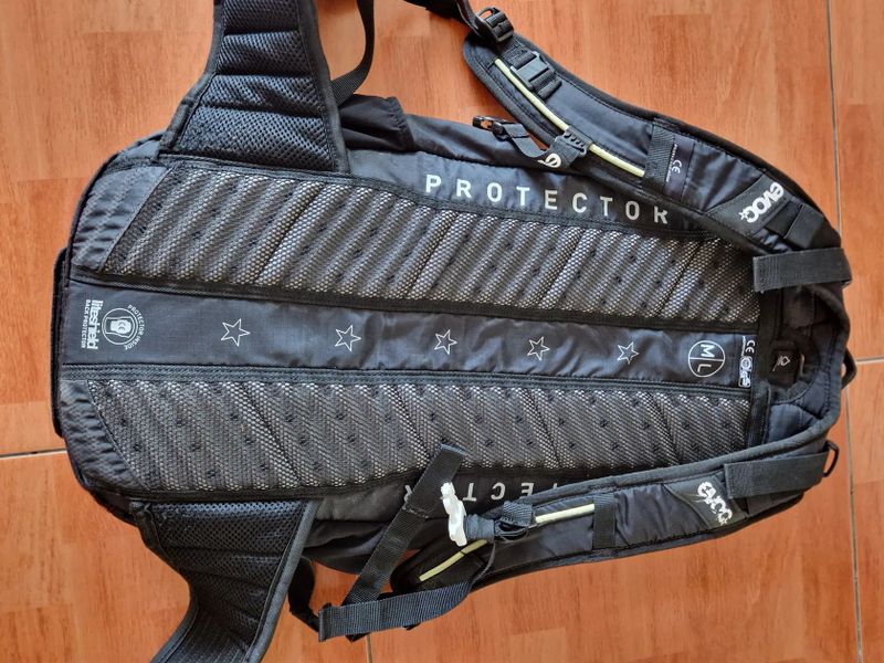 Batoh Evoc FR enduro Blackline