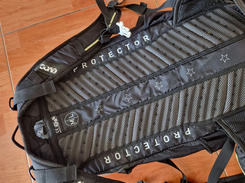 Batoh Evoc FR enduro Blackline