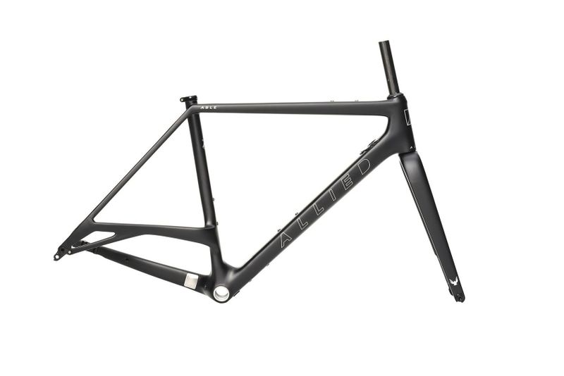 ✅ Nová rámová sada ALLIED ABLE – zakázková barva Matte Black 🖤 