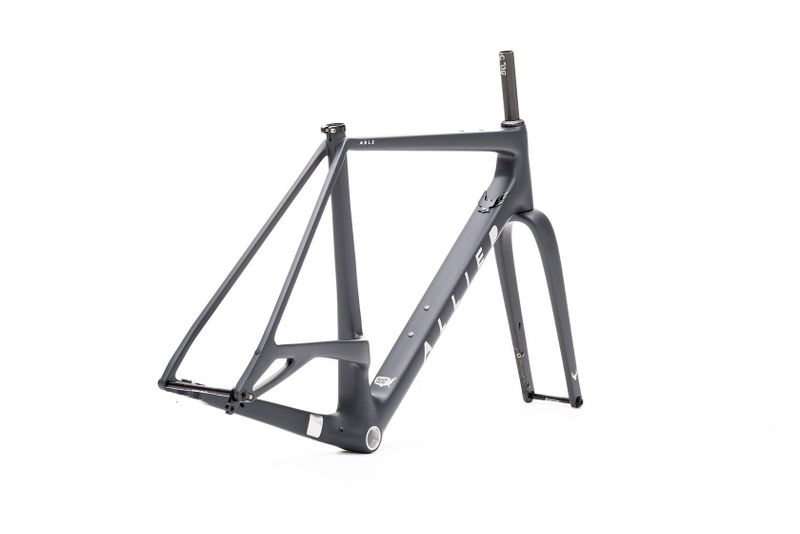 ✅ Nová rámová sada ALLIED ABLE – zakázková barva Matte Black 🖤 