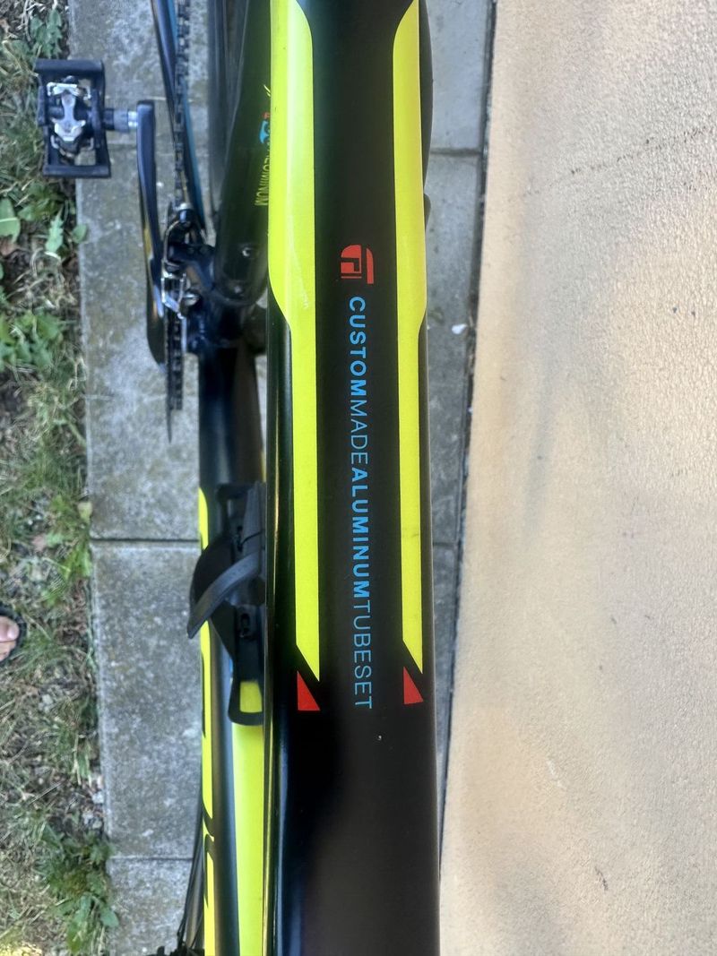 Felt Z75 disk v super stavu