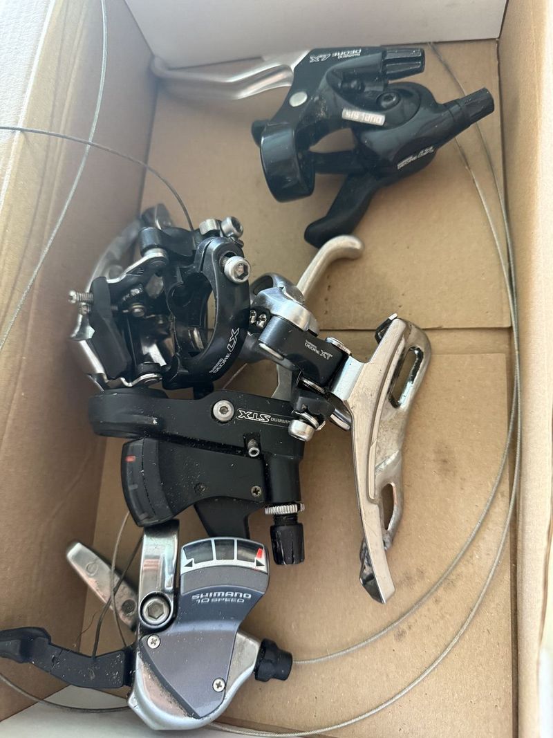 Prodám směs starších komponentů Shimano 