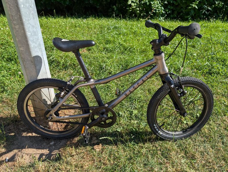 RASCAL 16" (barva Titan)