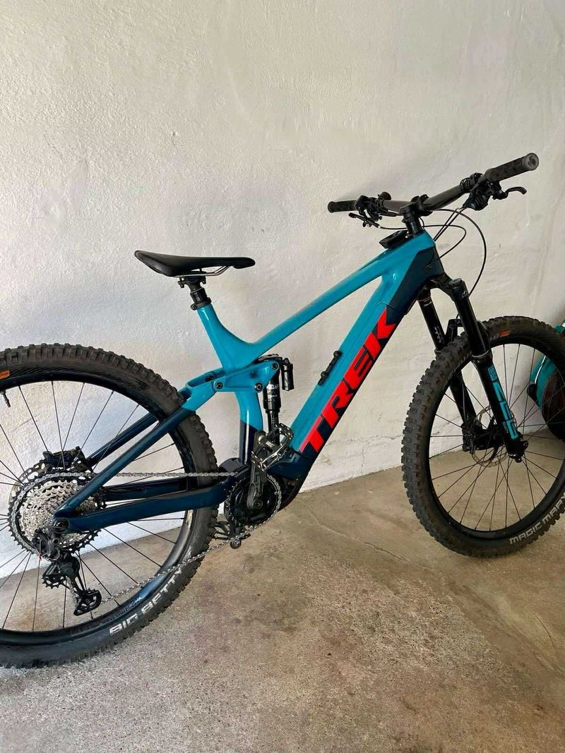 Trek Rail 9.8 XT