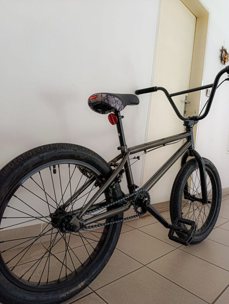 Prodám BMX GT Performer Kachinsky 2025 (20") – skoro nové