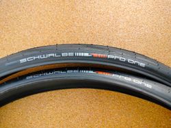 Prodám pláště Schwalbe Pro ONE Addix Race V-Guard tubeless easy 32mm