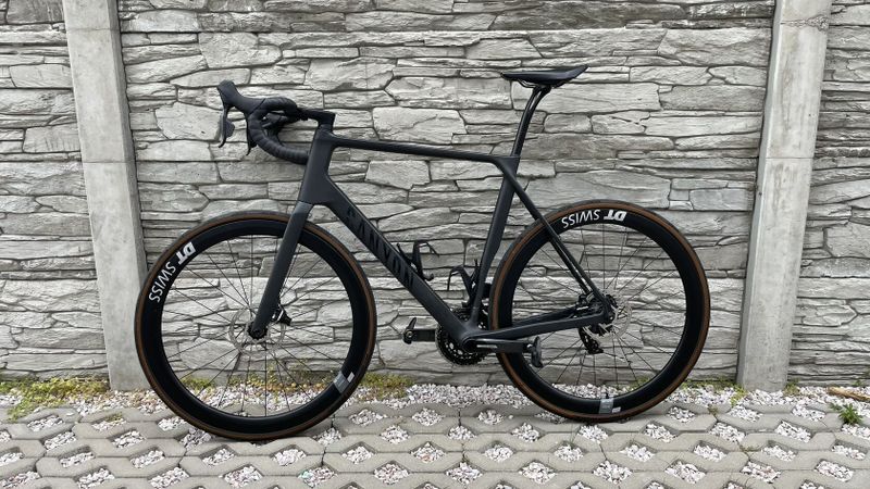 Canyon Endurace CF SLX 8 AXS, Sram Force vč. Quarq powermeteru
