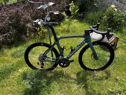 Pinarello Dogma F10 Disc 
