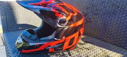 Prodám 2 použitou mtb helmu