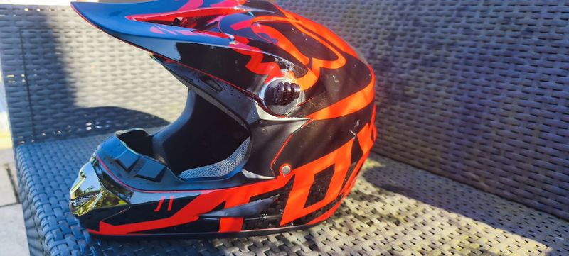 Prodám 2 použitou mtb helmu