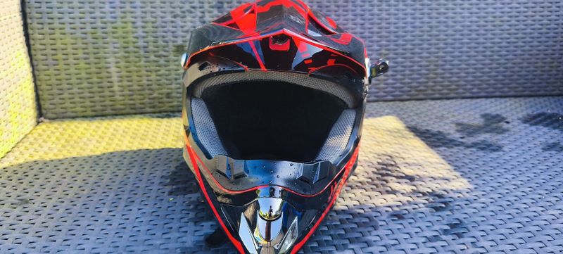 Prodám 2 použitou mtb helmu