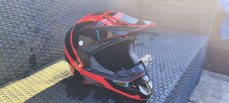 Prodám 2 použitou mtb helmu