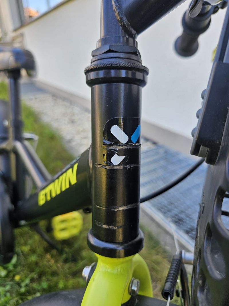 Btwin dětské 16" kolo dark hero 500 pro děti od 4 do 6 let 