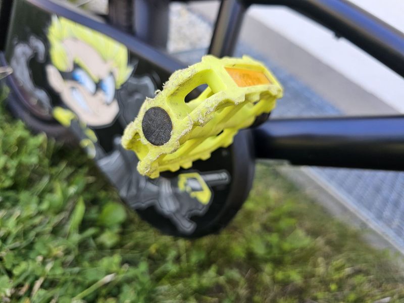 Btwin dětské 16" kolo dark hero 500 pro děti od 4 do 6 let 