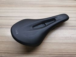 Sedlo Fizik Vento Argo X3 140 mm