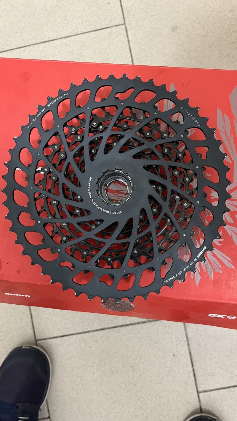 Kazeta Sram ,sundana z noveho kola, najeto 300 km, prechod na shimano