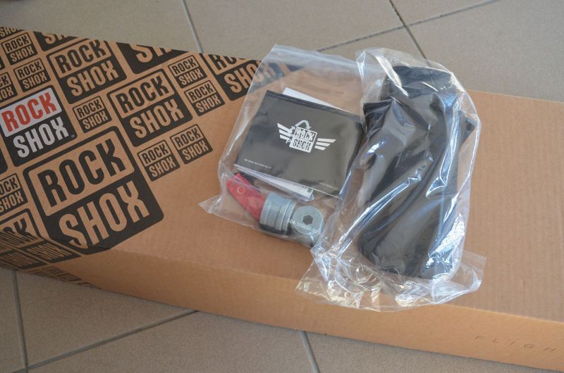 Rock Shox SID Ultimate 120mm Flight Attendant Electric Red