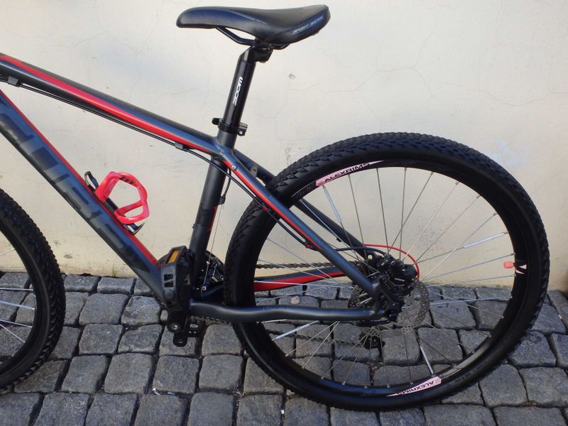 MTB kolo Cube Aim 26", rám 16", po servisu, pro výšku 150-165cm+ DÁREK