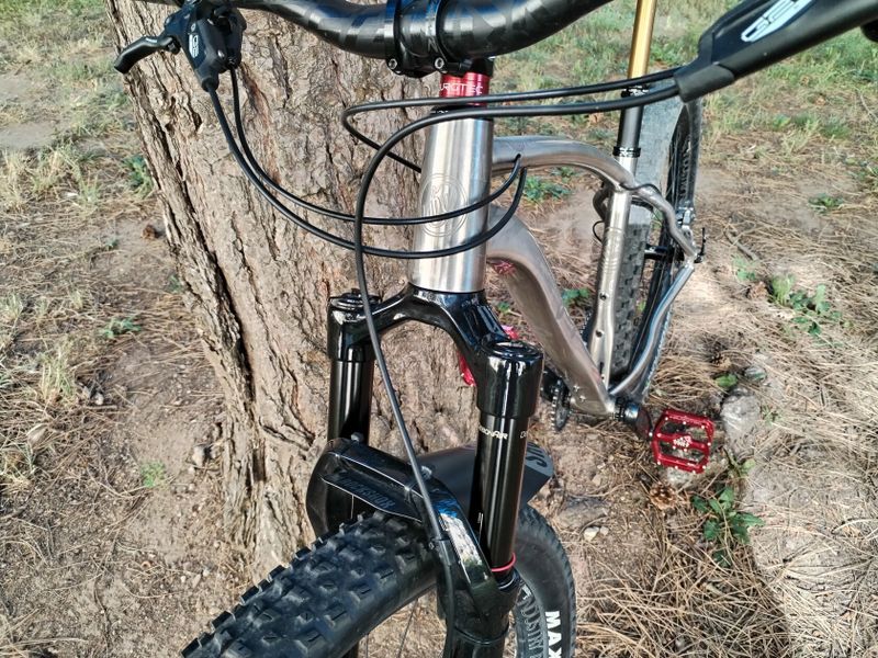 Titanové horské kolo Why Cycles S7 v.2, velikost M (17-18)