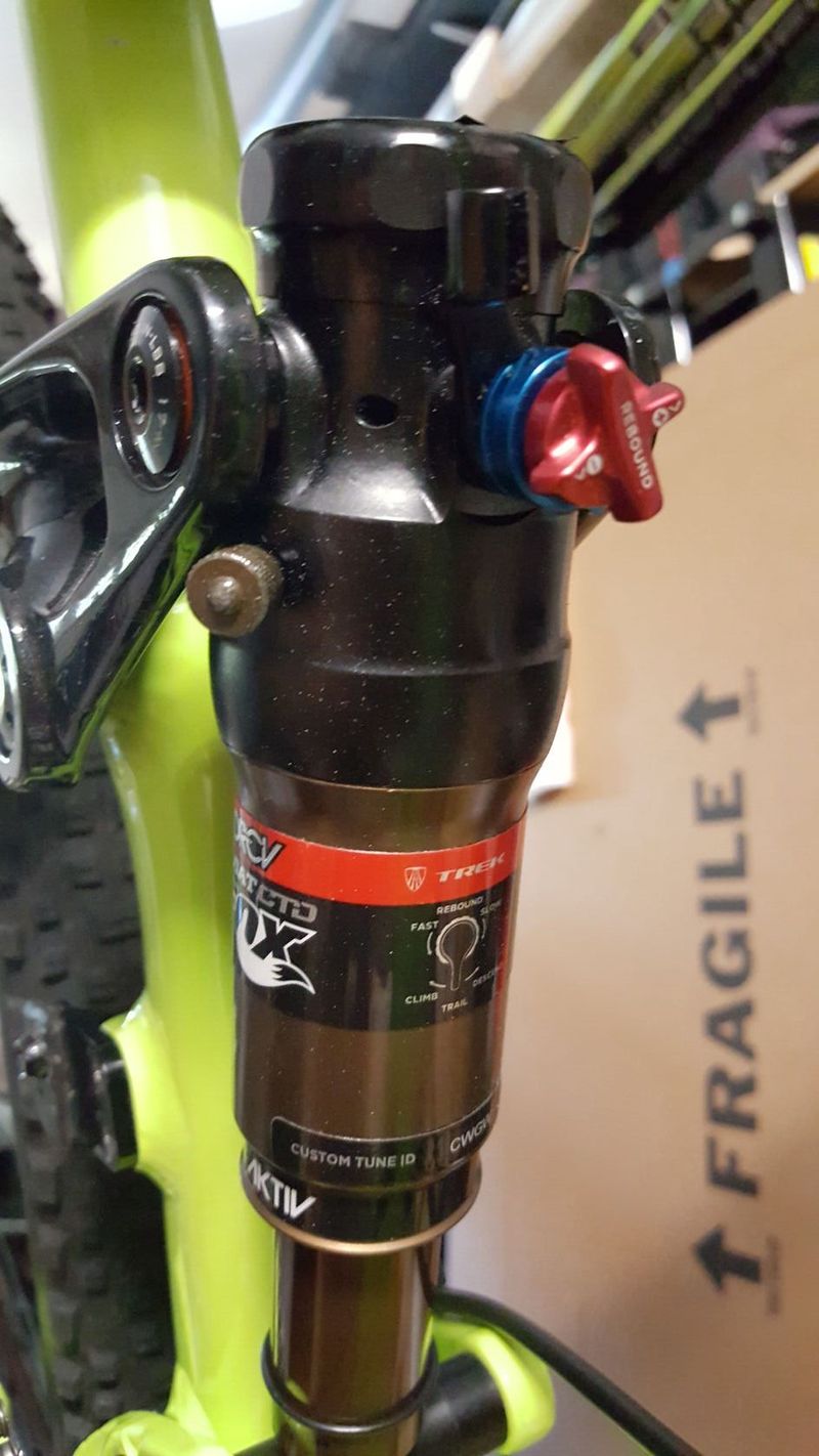 2016 Trek Fuel EX 9 Neon 29er, Fox Float, Dvoji zamykani, boost ram, perfektni stav, zalohove kolo