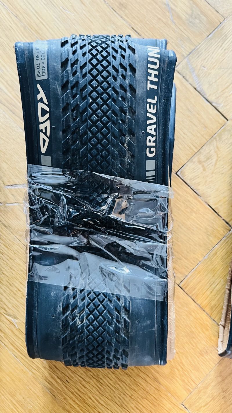 PRODÁM GRAVEL PLÁŠTĚ TUFO THUNDERO 700x40