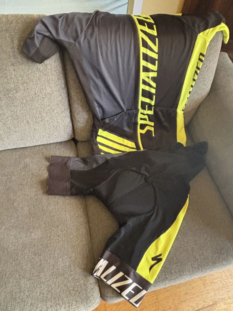 Cyklistický set (dres + kraťasy) SPECIALIZED vel. M